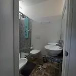 Hostel Atmos Luxe Navigli Milánó