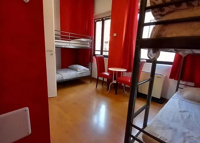 Хостел Atmos Luxe Navigli *