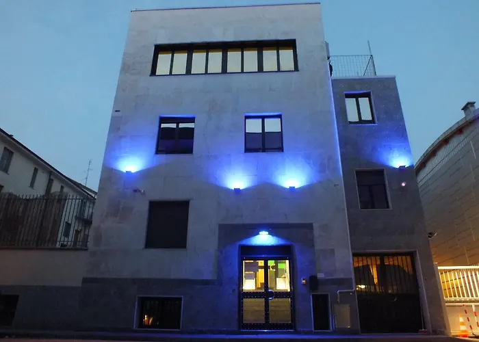 Хостел Atmos Luxe Navigli Милан