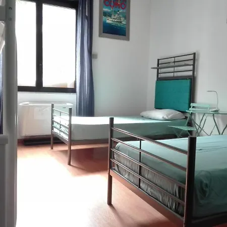 アトモス ルクセ ナヴィッリ ホステル