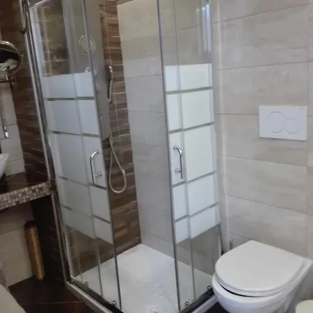 ホステル アトモス ルクセ ナヴィッリ ミラノ