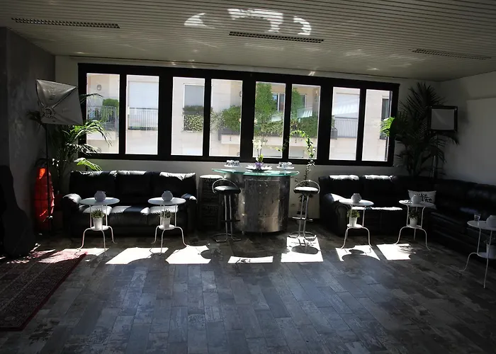 아트모스 럭스 나비글리