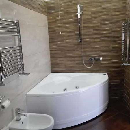 بيت شباب Atmos Luxe Navigli