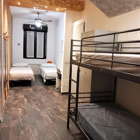 Atmos Luxe Navigli بيت شباب ميلان
