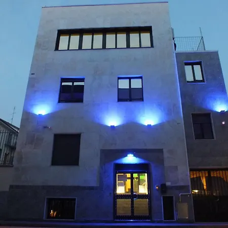 بيت شباب Atmos Luxe Navigli ميلان