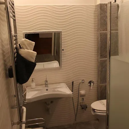 Atmos Luxe Navigli بيت شباب ميلان